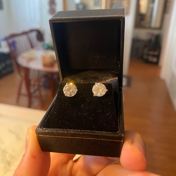 s-l400.jpg 2.00Ct VS1 Moissanite 14KW White Gold Stud Earrings
